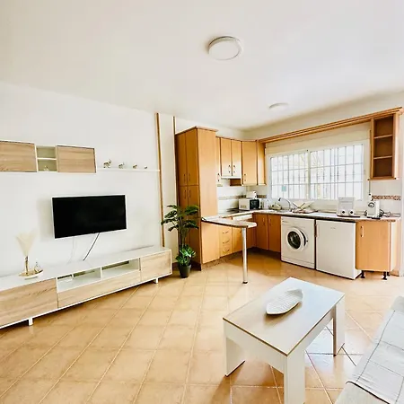 Centre Village Apartment